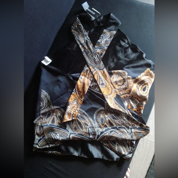 Le Chateau top - Picture 2 of 2